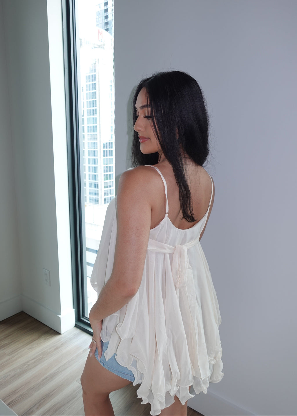 CREAM DAYDREAM TOP